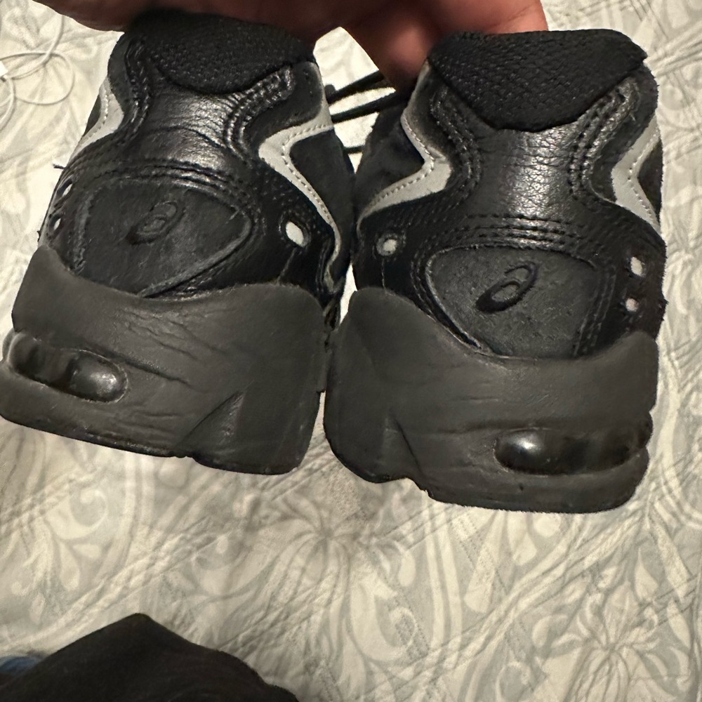 Men's Black Athletic Leather Sneakers - Picture 3 of 10